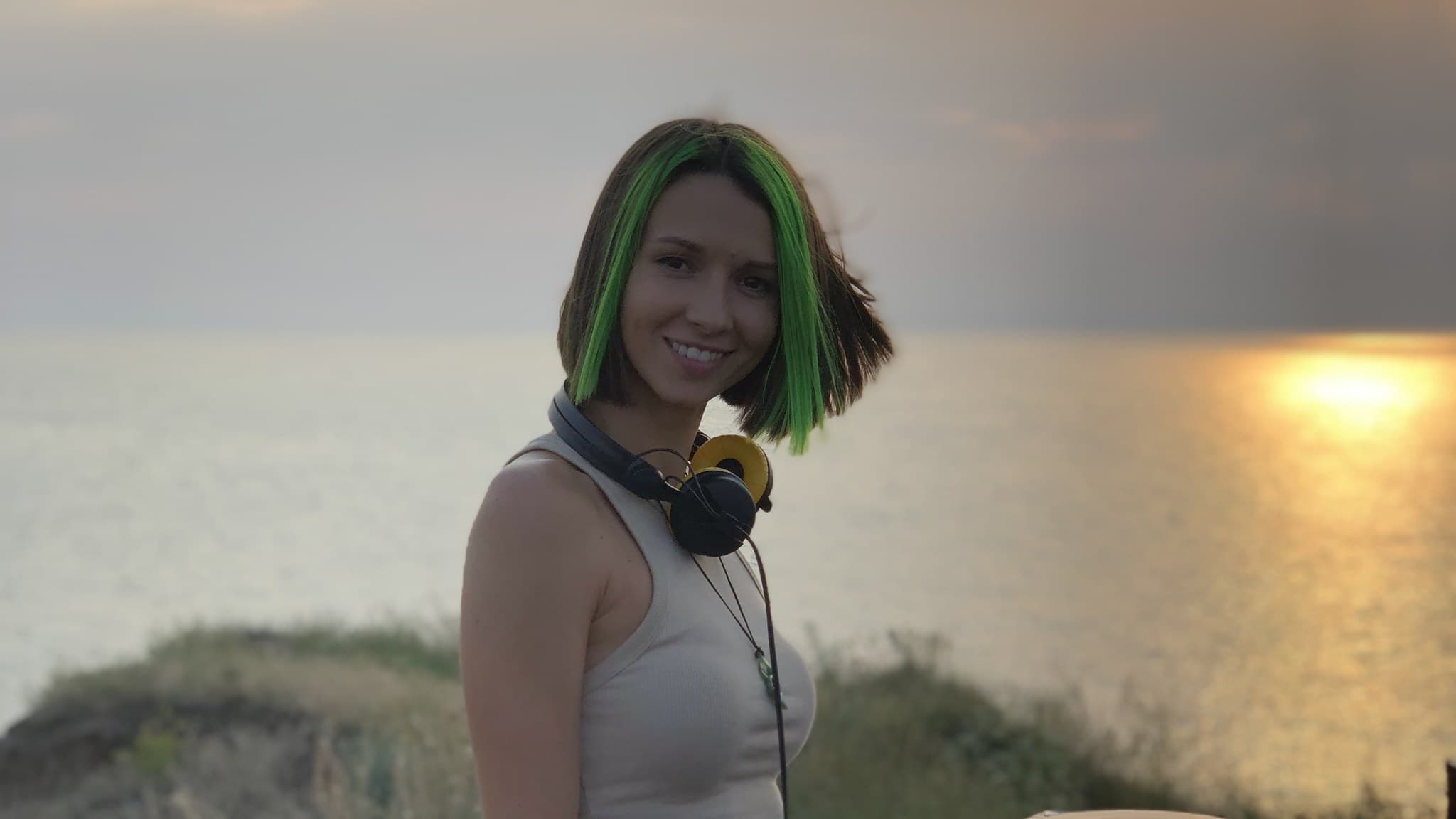 Miss Monique за діджейським пультом